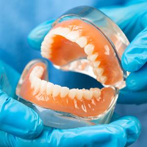 5 Warning Signs You May Need Dentures in Sacramento